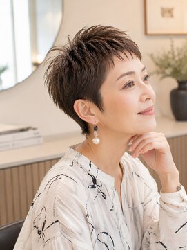 バグズ(Baguz) 大人美人ひし形ハンサムショート小顔マッシュレイヤー