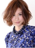 大人かわいいボブスタイル。ランダムパーマで小顔効果ＵＰ