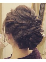 アボンド(ABOND)&nbsp;編み込みヘアアレンジ
