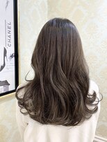 ティンク(Tink)&nbsp;グレイジュカラー【細野実香】