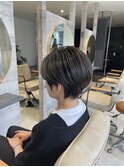 ショート×白髪ぼかしハイライト