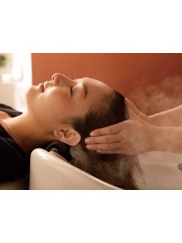 【頭皮の毛穴からキレイに☆】血行促進で根元からハリのある髪へ導く＊アロマ付きスパはリラックス効果も◎