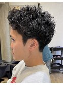 スパイキーショート/束間ツーブロックマッシュ/スパイラルパーマ