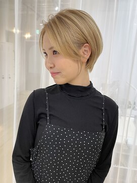 エルヘアメゾン(el. hair maison) ミルクティショートレイヤーショートボブイルミナカラー