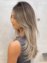 ヨロ 上野(YOLO)&nbsp;ハイライトカラーミルクティーベージュレイヤーカット