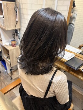 エンヴィー(ENVY) ミディアム×レイヤーカット