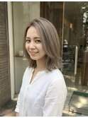 グレージュ　ブリーチあり　ボブ