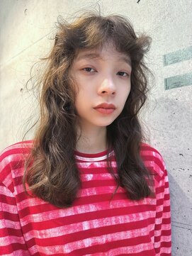 キャロルガーデンズ ボコカ 表参道(Carroll Gardens bococa) ロングパーマ｜くせ毛風ウェーブ