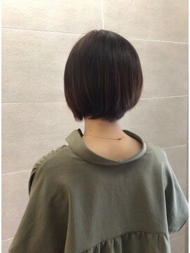 ボネッカ 鶴見(BONECCA) 前髪ストレートでメリハリボブ石黒聡子