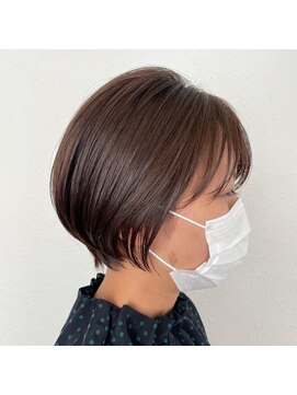 ナンバー ジェミカ 札幌(N° jemica) 大人可愛い20代30代40代小顔ワンサイドショートボブ丸み前下がり