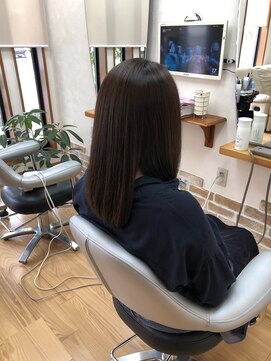 エイチワイヘアーデザイン(HY hair design) ミディアムストレート