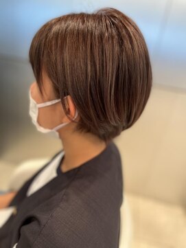 クリプトンエーティー(CLIPTON A.T.) ナチュラルショートボブ