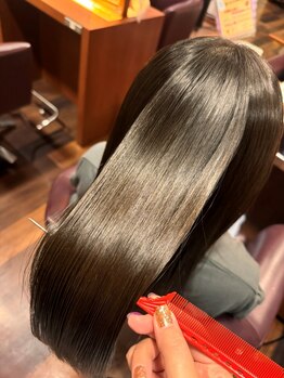 ヘアーアンドビュー ティーリタ 蕨(RITA)の写真/《TOKIO・髪質改善TR導入》ダメージによる髪の広がりを抑え、素髪からハリ艶UPの再現トリートメント♪