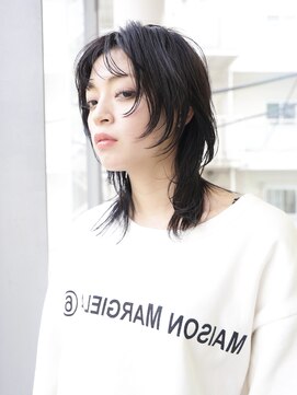 エムスラッシュ 本牧(M.SLASH) 姫カットレイヤー/ミディアムウルフ/黒髪/透け感/本牧