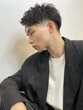 トルネード(TORNADO) スーツ短髪ツーブロック束感モテる黒髪フェザーパーマt328