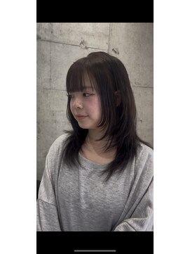 ロンドルピナス 小倉(Lond Lupinus) ミディアムレイヤーカット/似合わせカット/大人ガーリー/20代