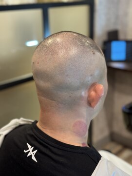 キタセンジュバーバー バイ ティーズ(KITASENJU BARBER by T's) 坊主スキン