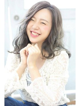 アルベロ(albero) 大人可愛いミディアムパーマ