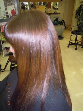 トータルビューティーサロンカワニシ カラー・トリートメント