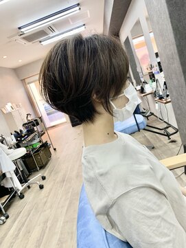 ピックアップ(ｐｉｃｋ ｕｐ) 白髪ぼかし丸みショート