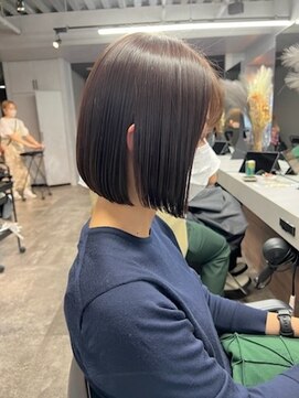 アイユー(ii+U) 耳掛けボブ　艶　髪質改善トリートメント　外ハネボブ