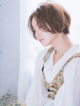 ロイド(Royd.) センター分け大人可愛いショートボブ