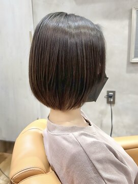 アフロート ルヴア(AFLOAT RUVUA) みねスタイル♪ 似合わせ ショート ボブ 30代 40代 小顔 新宿