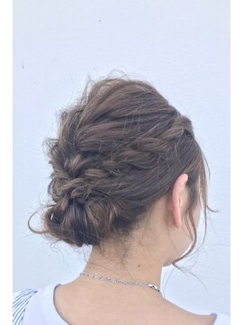 オサヤ ヨウカイチ(OSAYA YOKAICHI) ヘアアレンジ☆