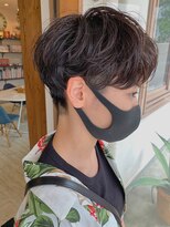 シー 岡崎(,SHE) マッシュパーマのユニセックスショート