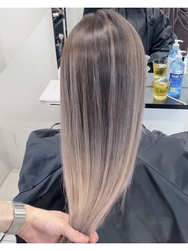 アライブ キチジョウジ(ALIVE Kichijoji) バレイヤージュカラーホワイトアッシュエアリーミディ