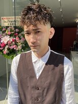 ラフランクリー(la frankly)&nbsp;ソフトツーブロック/刈り上げ/センターパート/ビジネス/ワイルド