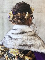 セル(CELL)&nbsp;成人式ヘアセット　水引・ドライフラワー　インナーカラー