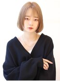 【ひし形30代40代グレージュカラー斜めバングショートボブ】