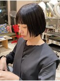 切りっぱなしボブ　前髪あり　ボブ　シンプルボブ　ミニボブ