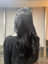 ニーゼロゼロナナ(2007)&nbsp;透け感のある暗髪