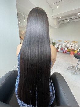 イエナ 難波(IENA)の写真/柔らかさと艶感溢れる髪質改善ストレートがおすすめ♪まるで素髪のようなナチュラルな仕上がりに＊