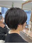 【丸みショート】 ヘルシースタイル 愛され黒髪ショート[鶴ヶ峰]