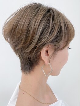 グロース(growth hair&beauty)の写真/経験豊富なハイキャリアのスタッフが在籍★貴方の骨格や髪質に合わせてカットしてくれるので扱いやすさも◎
