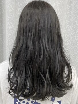 ブルームシエル(bloom ciel) “透明感グレージュ×ナチュラルウェーブミディ