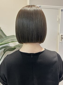 ルネ 北千住(Renee) 切りっぱなしボブ/ボブ/オリーブカラー/北千住