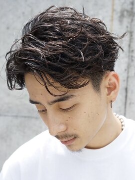 フィフスジングウマエ 原宿(fifth JINGUMAE) 原宿スパイラルパーマ緩めセンターパートシャドウパーマ50代◆