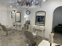 フレンチアンティークな店内♪