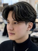 シーフ 千葉(Cyf) メンズハイライトカラー/金メッシュ千葉駅/毛流れセンターパート