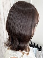 アトレ 福岡大名店(attrait)&nbsp;ダークブラウンで魅せるツヤ感ミディアム