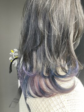 リリ(Liri material care salon by JAPAN) 個性的なカラーリング