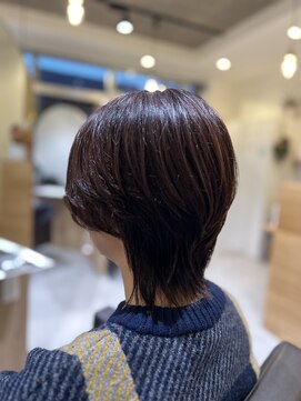 ネモトヤニーゴーマルマル(NEMOTOYA2500) ショートウルフ×ローズブラウンでかっこ可愛いスタイル