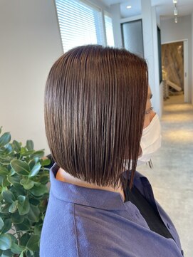 ソレカ(SORECA) 【SORECA/ソレカ】ボブスタイル × 白髪ぼかしハイライト