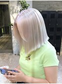 ホワイトカラーホワイトブリーチブロンドブリーチカラーボブ前髪