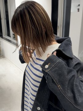 ヨーク(YOKE) 【YOKE】外ハネボブ大人ボブローライトハイライトカラー