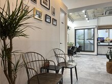 キープス(keeps)の雰囲気（広々とした店内です♪）